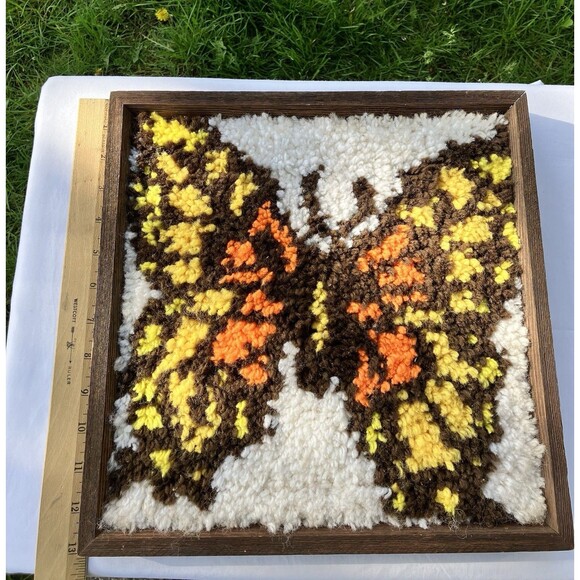 Vintage 1970s Monarch Butterfly Latch Hook, Paragon Needlecraft Shag Retro MCM - Picture 5 of 6